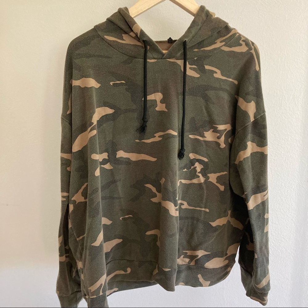Women’s camp hooded sweatshirt size M